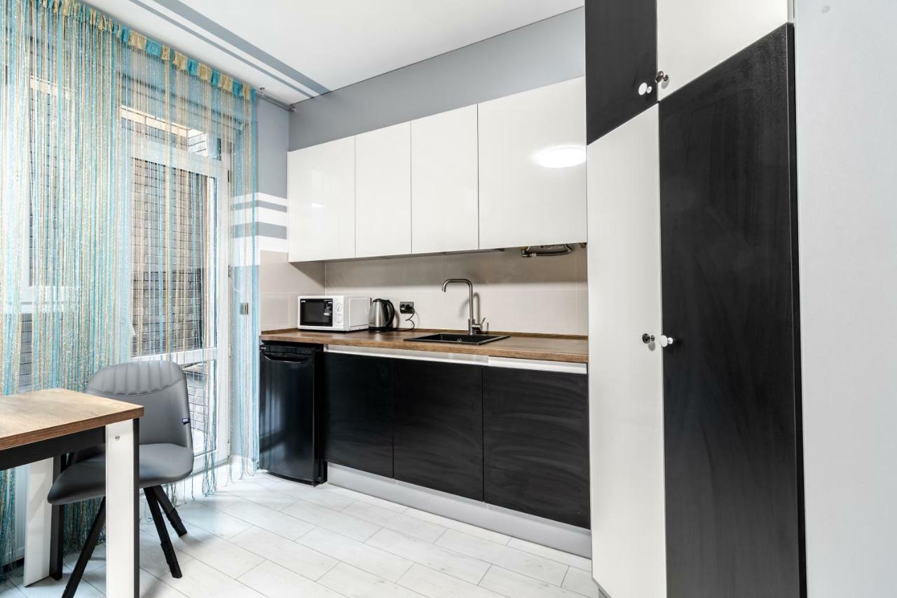 Balabana Red Apartment Lviv Ngoại thất bức ảnh