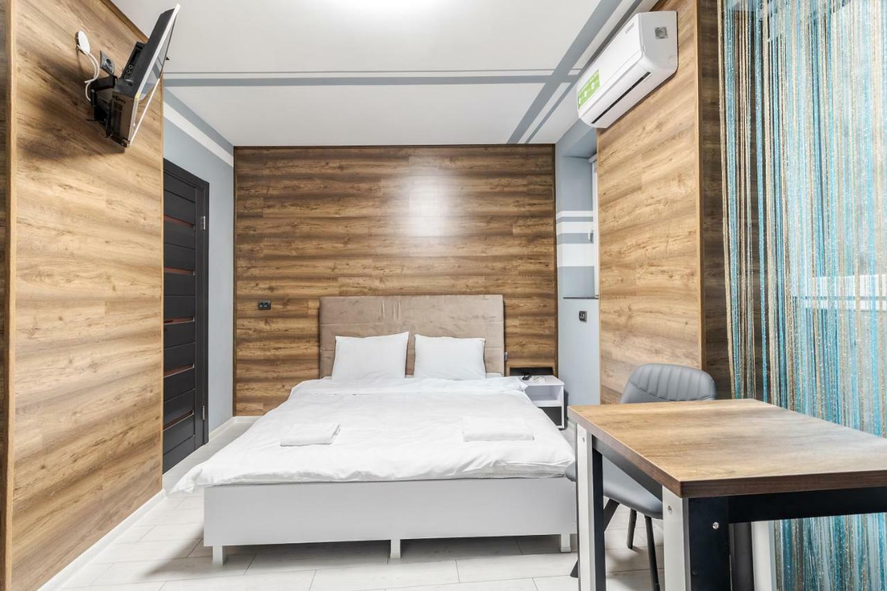Balabana Red Apartment Lviv Ngoại thất bức ảnh