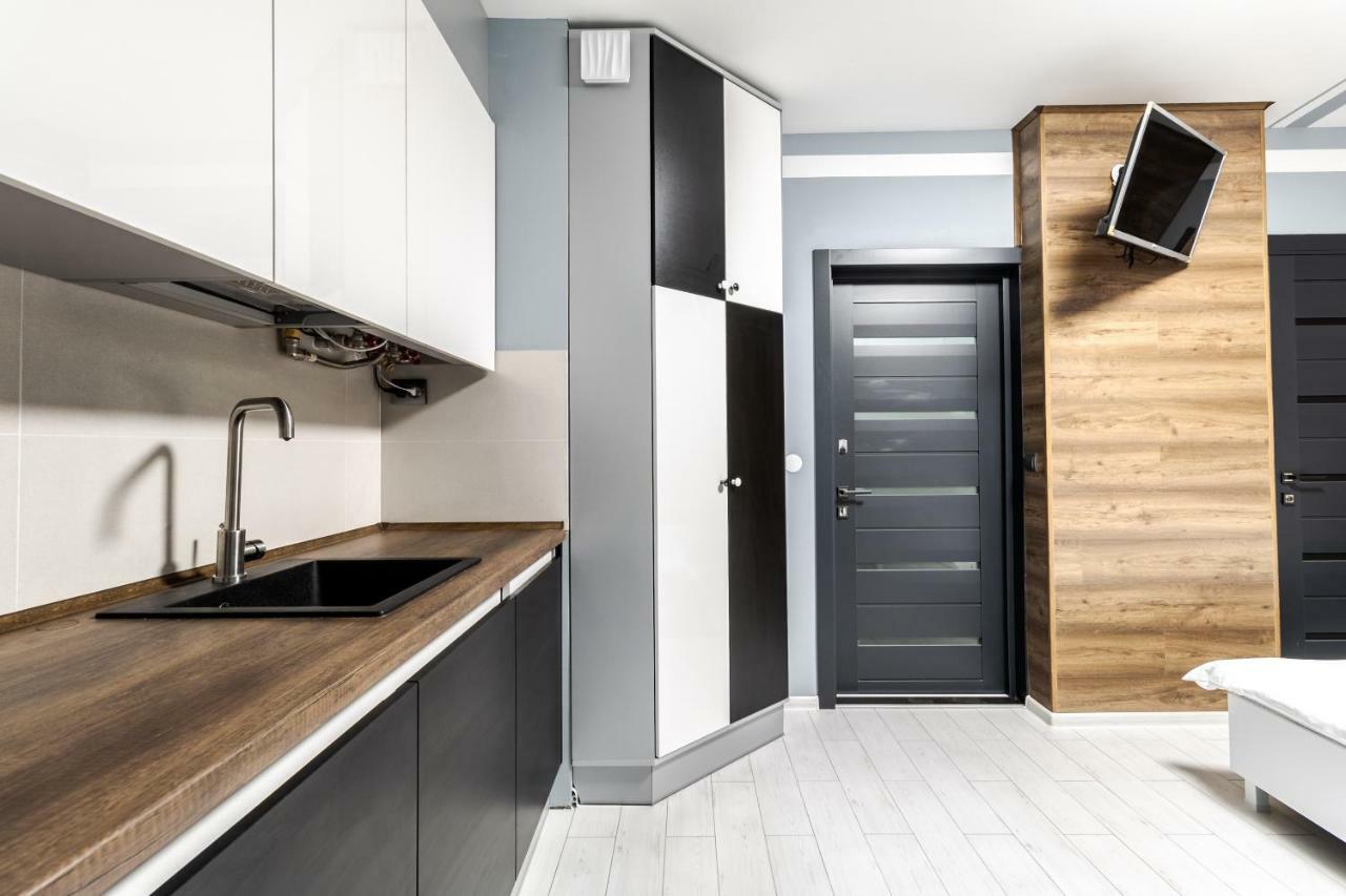 Balabana Red Apartment Lviv Ngoại thất bức ảnh