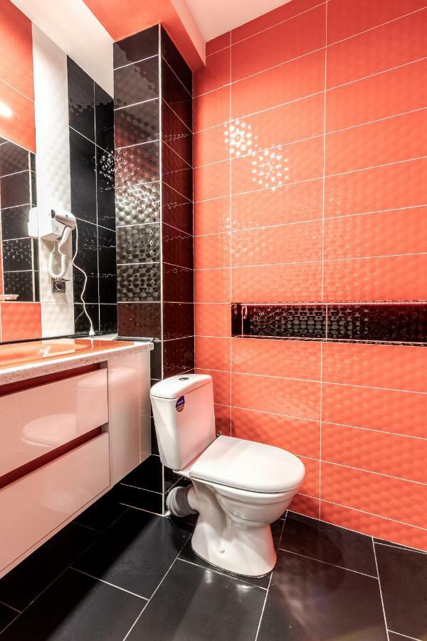 Balabana Red Apartment Lviv Ngoại thất bức ảnh