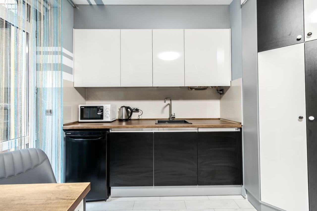 Balabana Red Apartment Lviv Ngoại thất bức ảnh