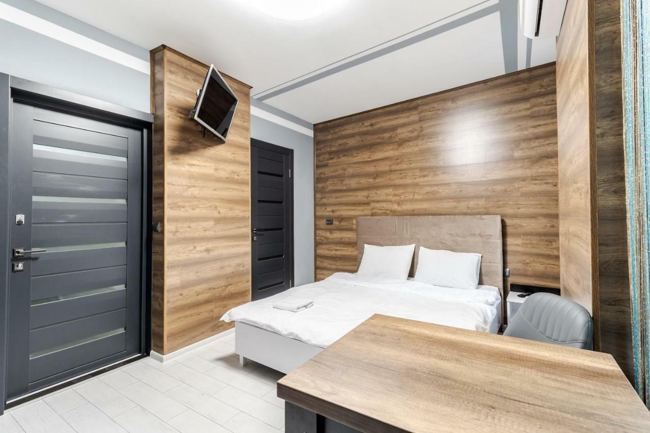 Balabana Red Apartment Lviv Ngoại thất bức ảnh