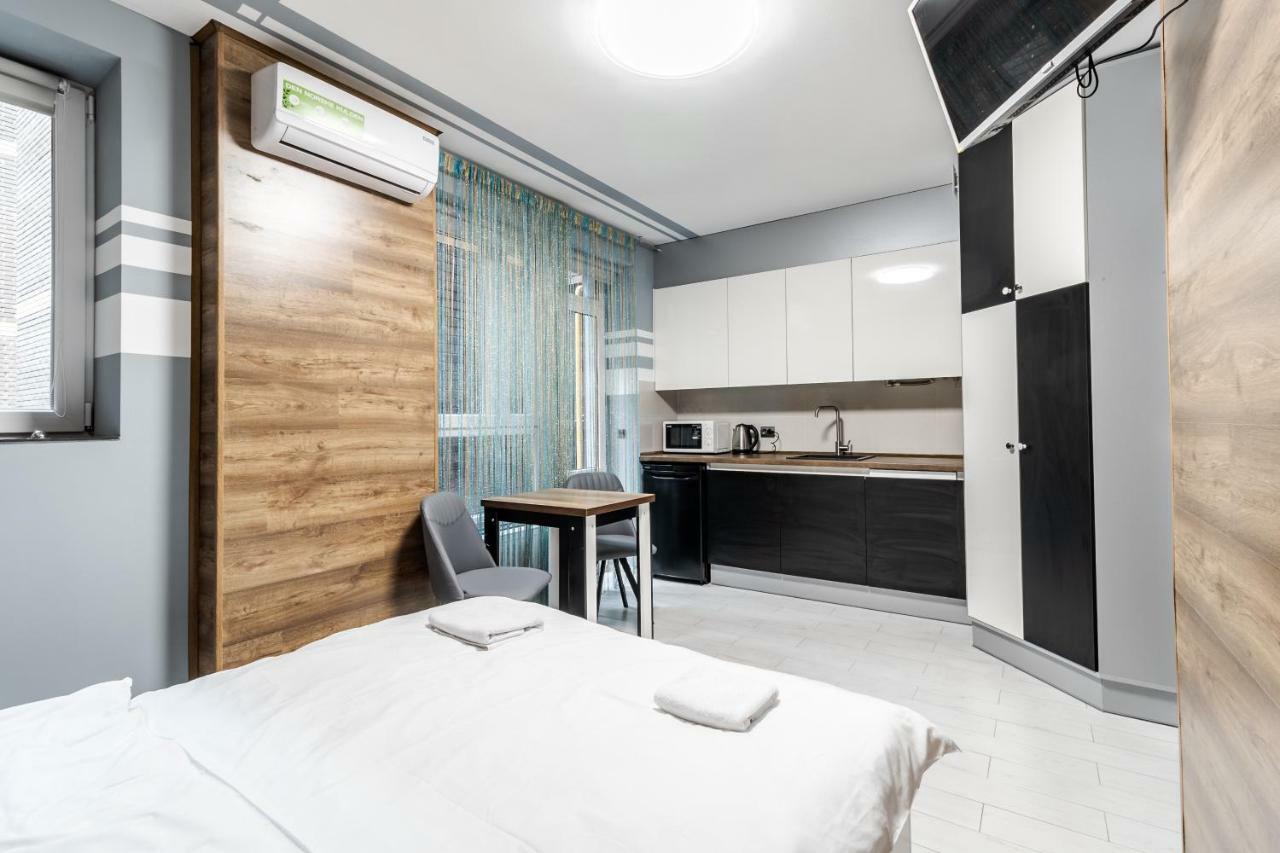 Balabana Red Apartment Lviv Ngoại thất bức ảnh